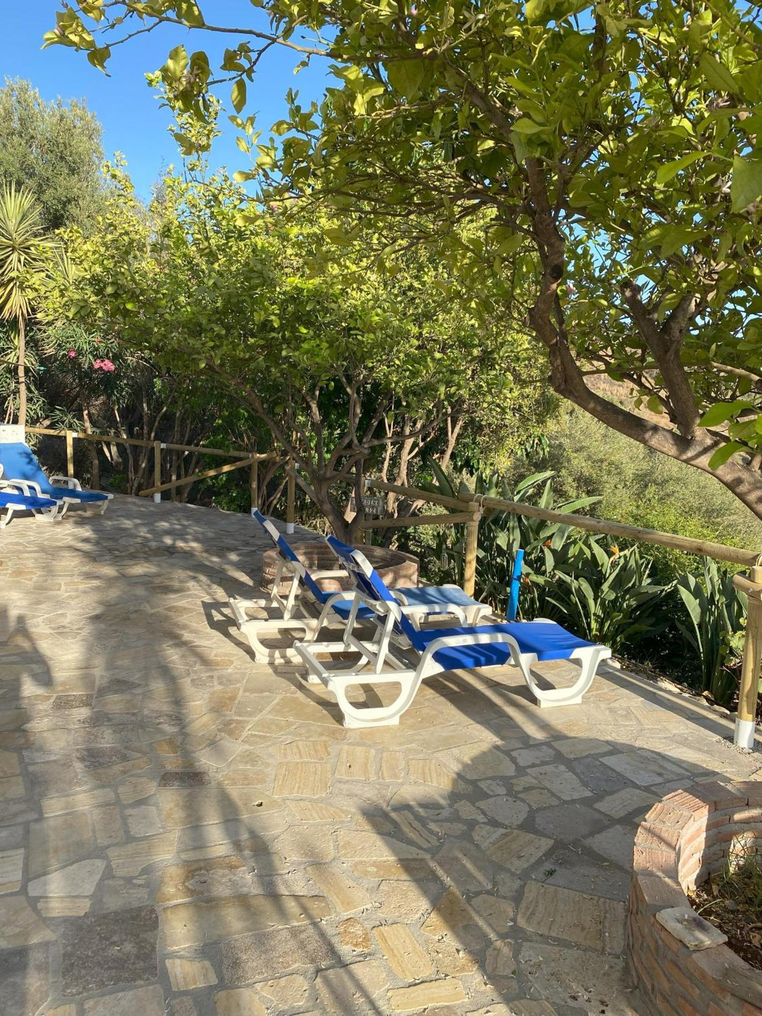 הוילה Iznate Casa Feliz מראה חיצוני תמונה